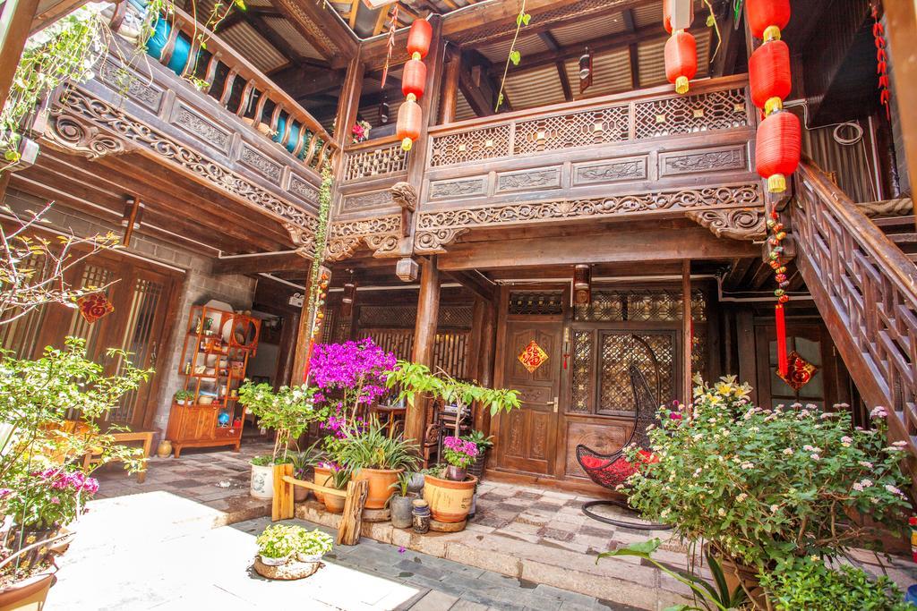 シー タン エクスクイジット ホテル 麗江市 エクステリア 写真